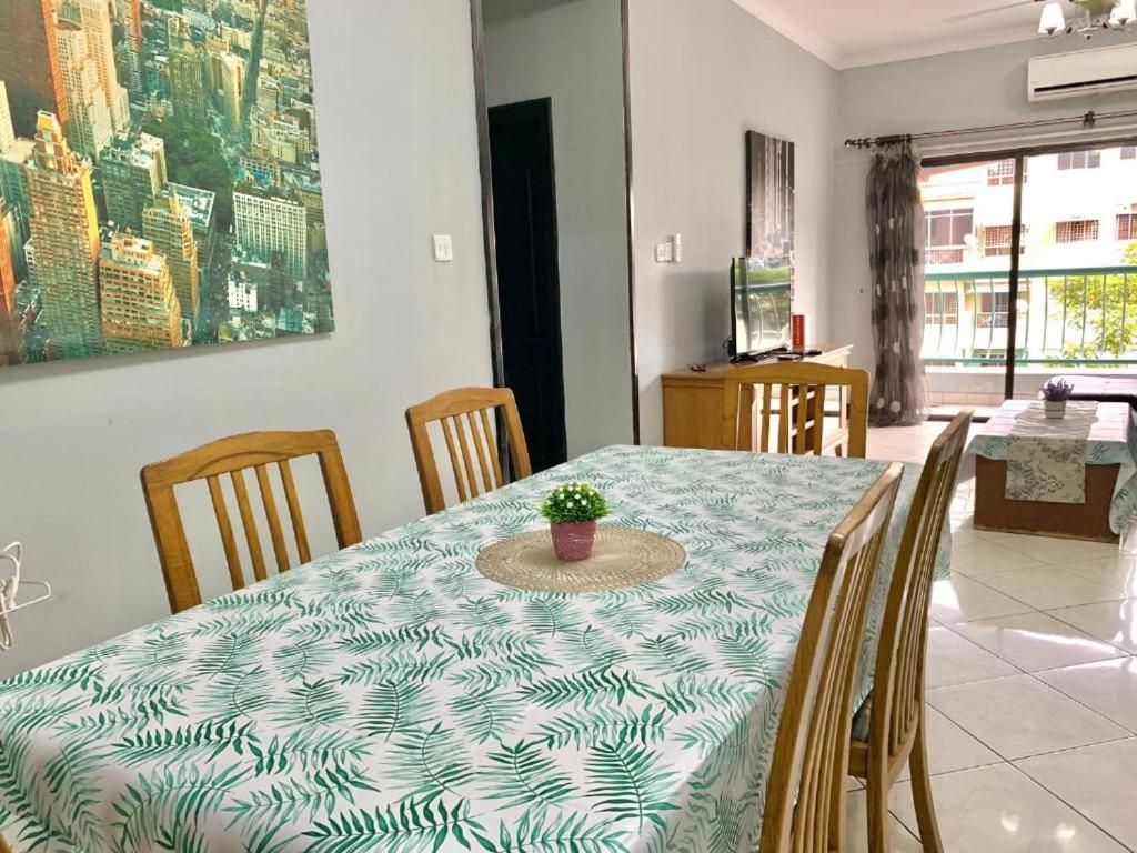 Marina Court Vacation Home 3 Bedrooms - Kota Kinabalu Eksteriør billede