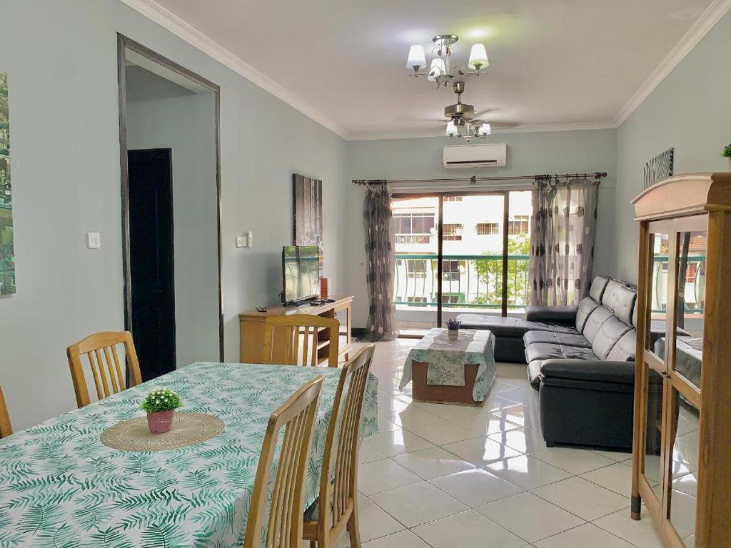 Marina Court Vacation Home 3 Bedrooms - Kota Kinabalu Eksteriør billede