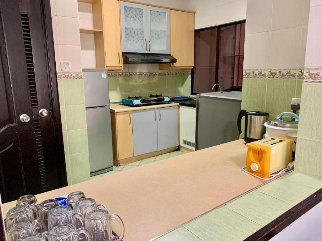 Marina Court Vacation Home 3 Bedrooms - Kota Kinabalu Eksteriør billede
