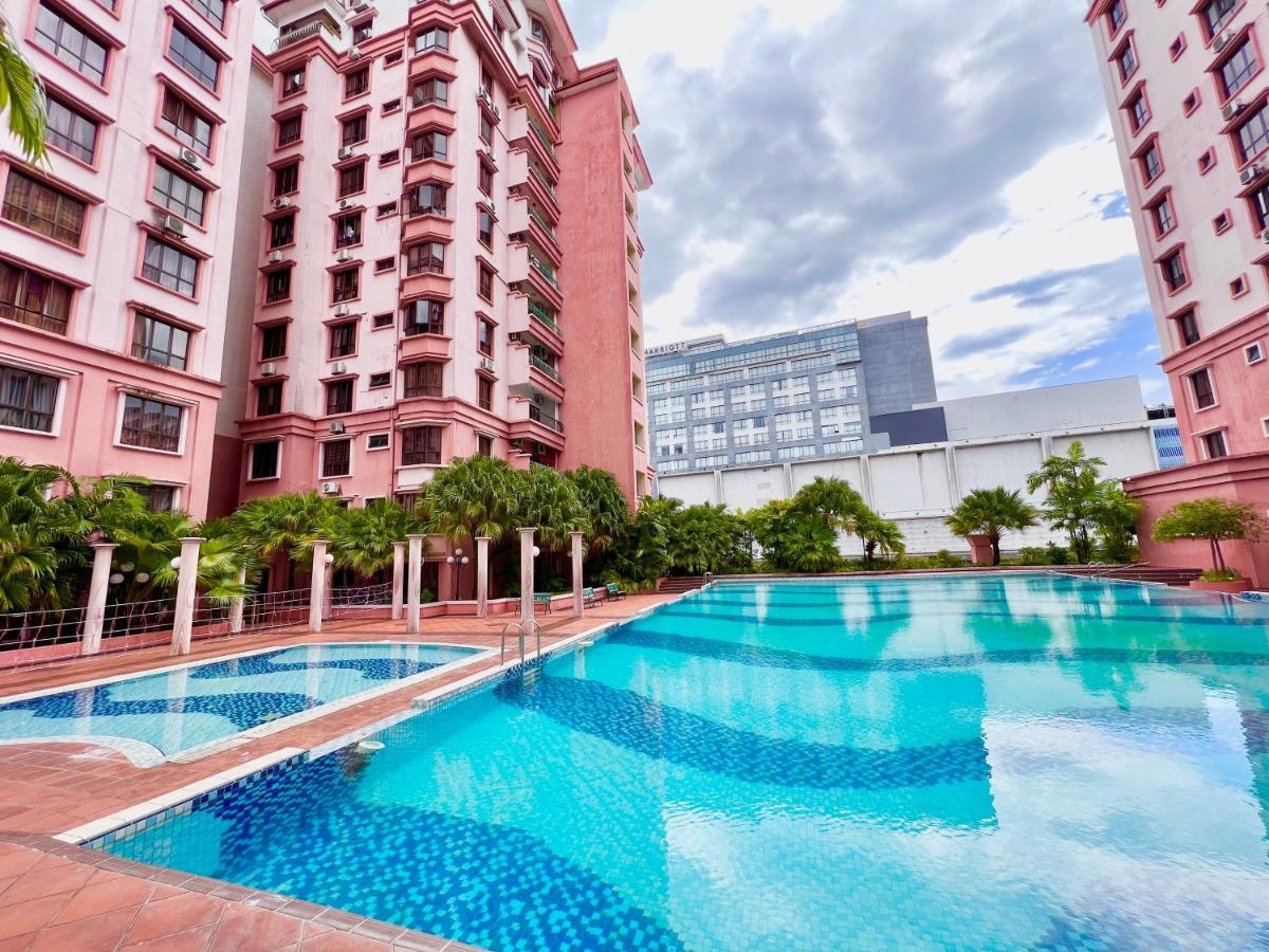 Marina Court Vacation Home 3 Bedrooms - Kota Kinabalu Eksteriør billede