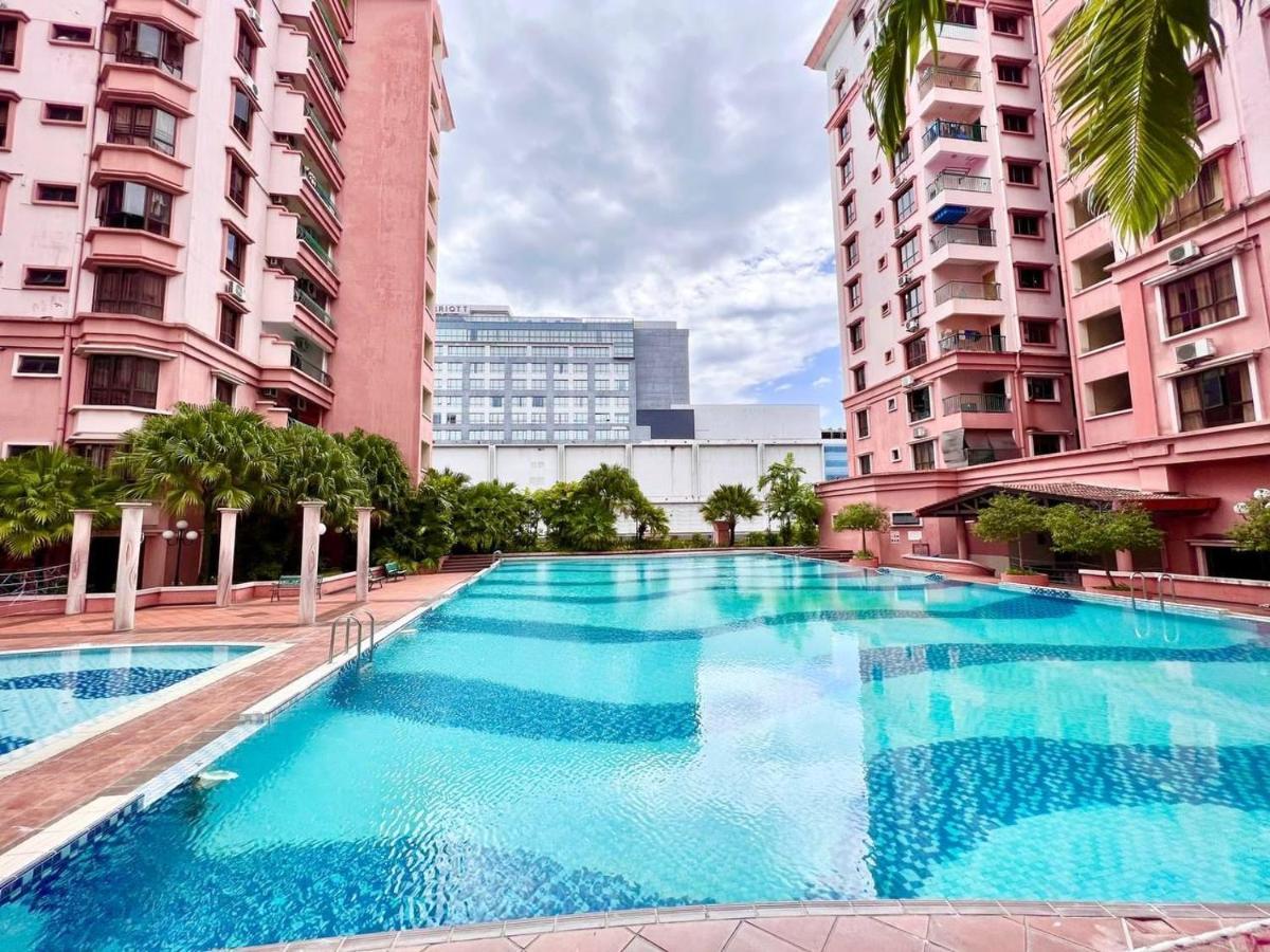 Marina Court Vacation Home 3 Bedrooms - Kota Kinabalu Eksteriør billede