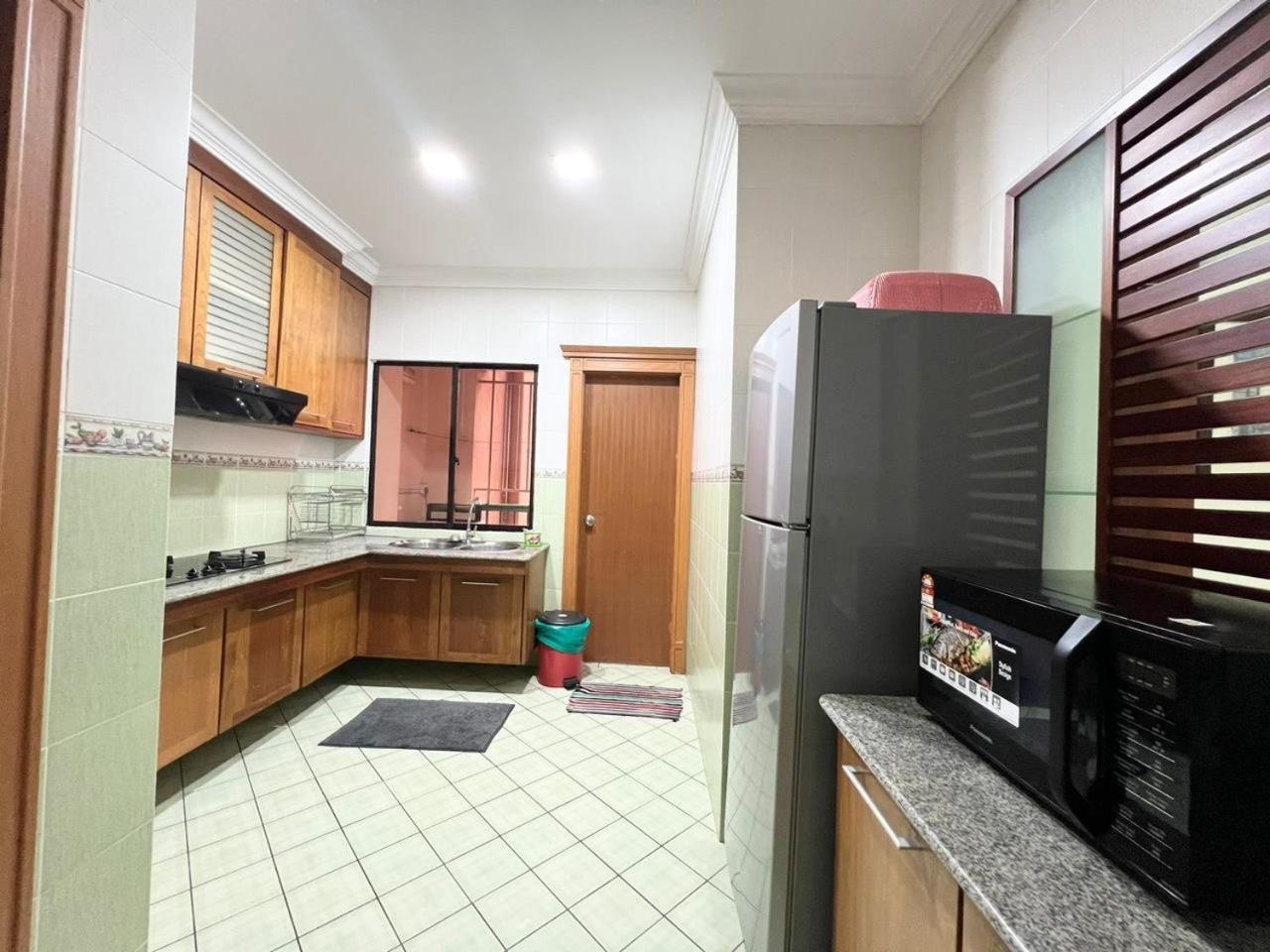 Marina Court Vacation Home 3 Bedrooms - Kota Kinabalu Eksteriør billede