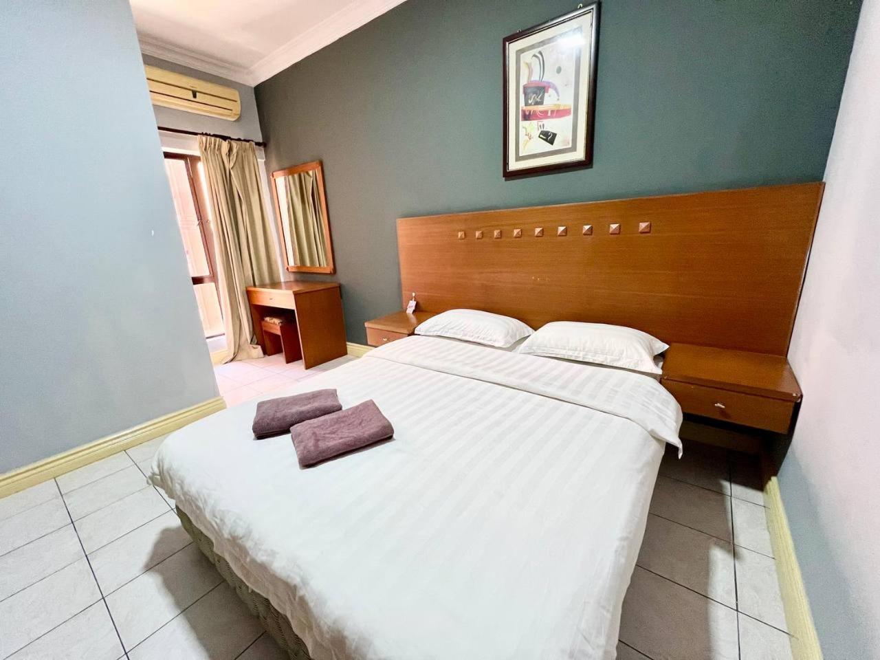Marina Court Vacation Home 3 Bedrooms - Kota Kinabalu Eksteriør billede