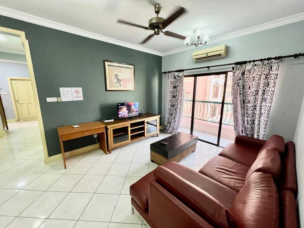 Marina Court Vacation Home 3 Bedrooms - Kota Kinabalu Eksteriør billede