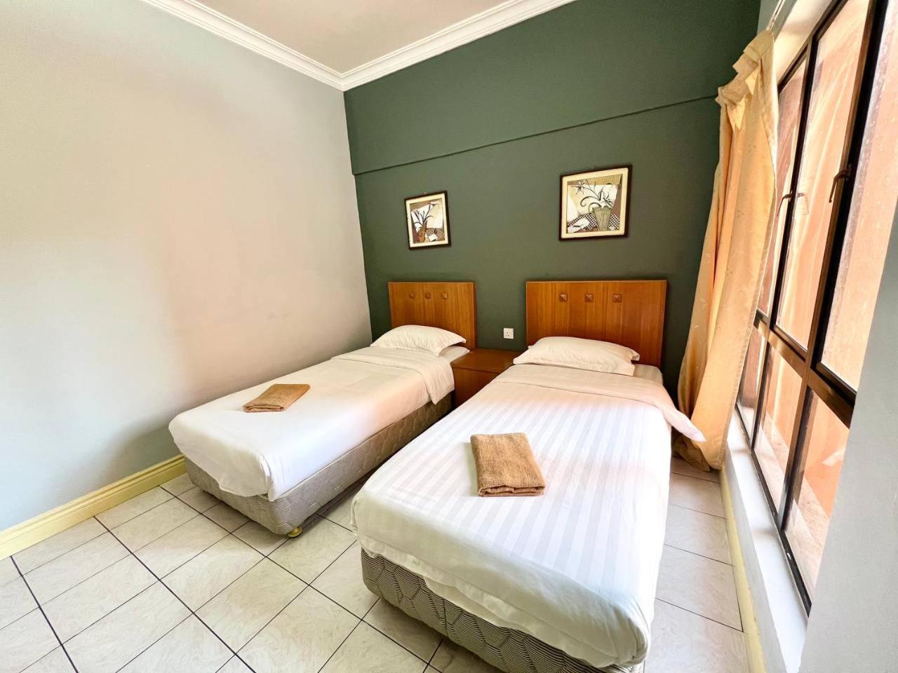 Marina Court Vacation Home 3 Bedrooms - Kota Kinabalu Eksteriør billede