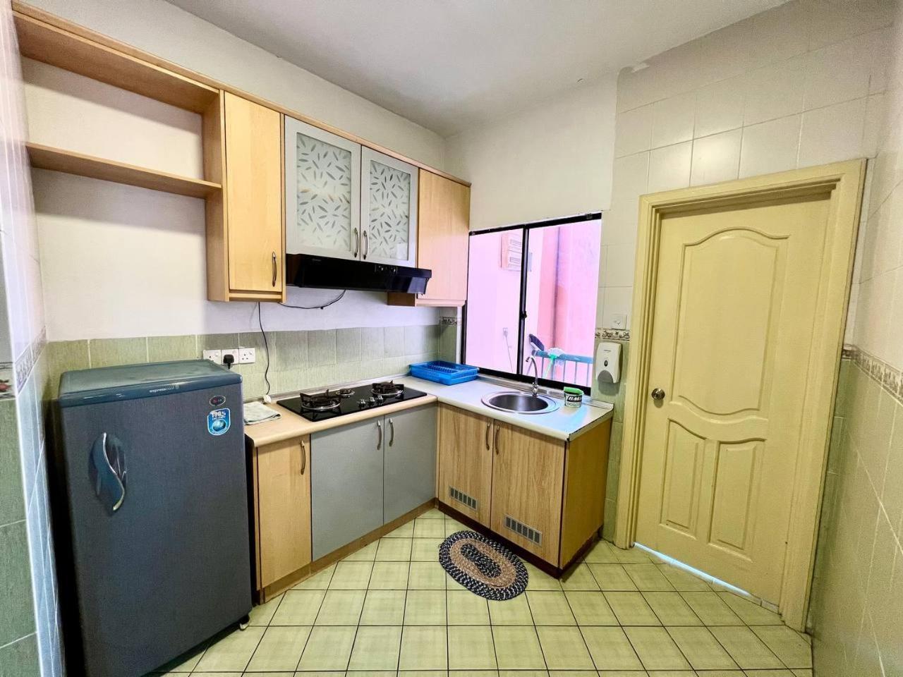 Marina Court Vacation Home 3 Bedrooms - Kota Kinabalu Eksteriør billede