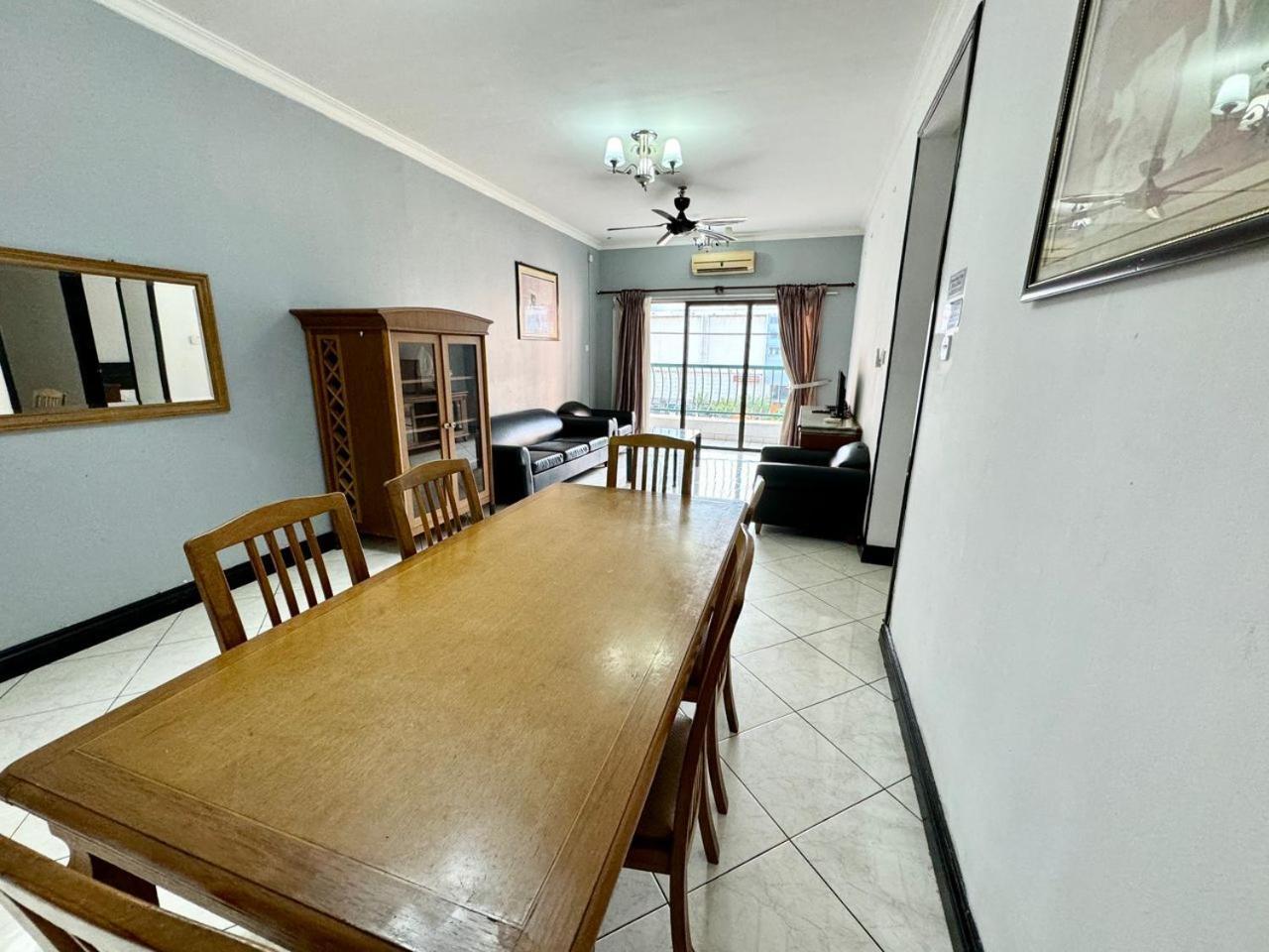 Marina Court Vacation Home 3 Bedrooms - Kota Kinabalu Eksteriør billede